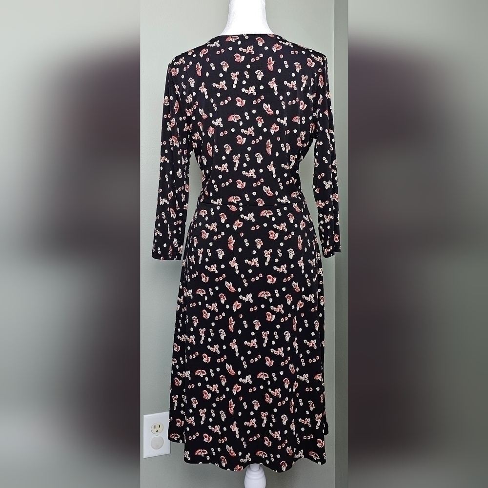 NWOT Hail3y:23 Midi Wrap Dress MEDIUM Black & Red Floral - Picture 6 of 8